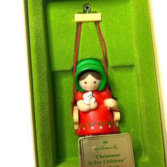 1979 Christmas Is For Children Tree Trimmer Hallmark Ornament - Picture 3 of 3